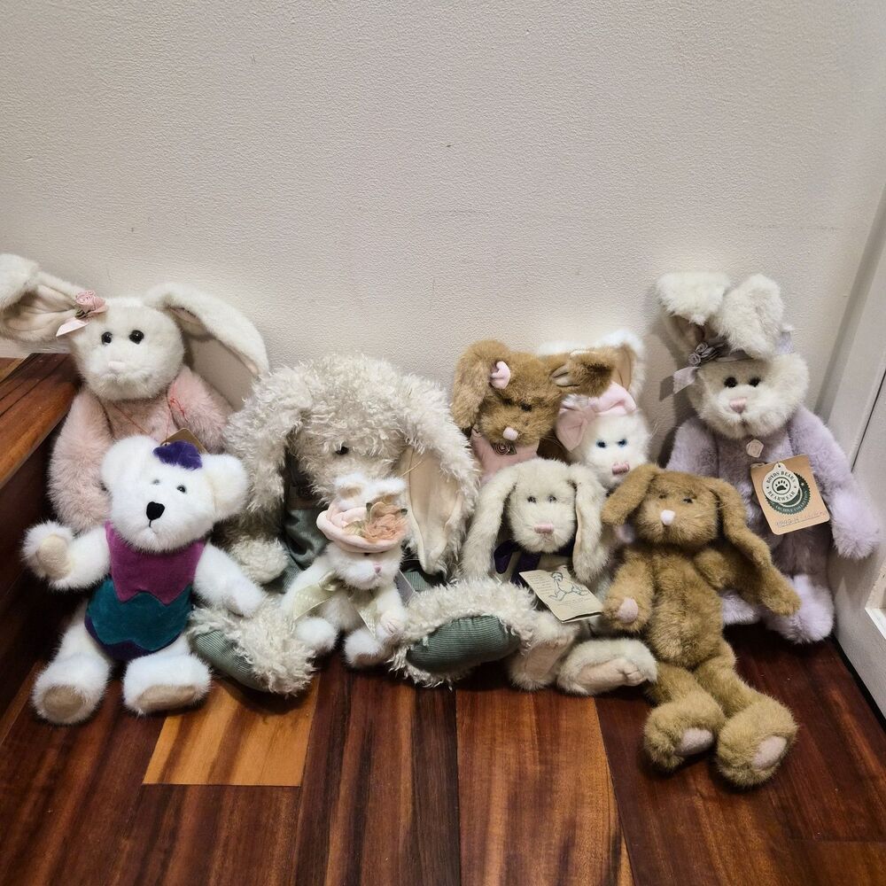 Lot Of 9 Vintage Boyds Bears Bunny Rabbit Easter Occasion Assorted Collection